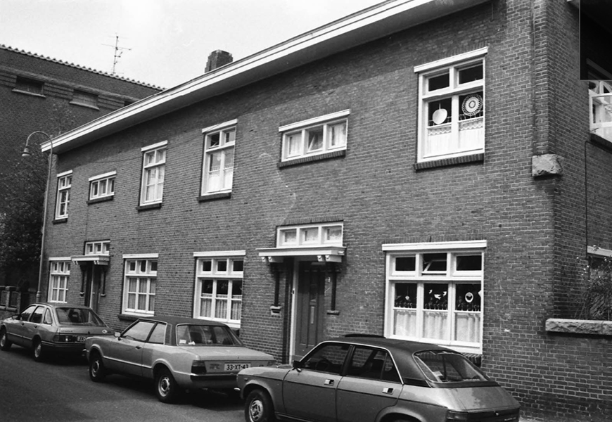 Oud celblok met loopbruggen